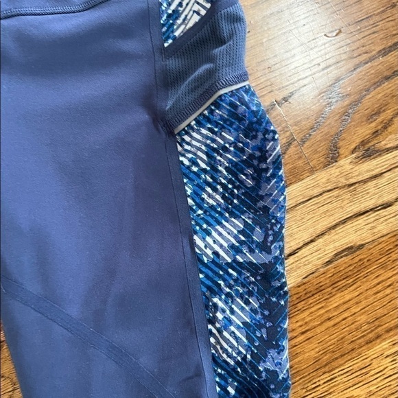 𝅺ATHLETA elation cropped blue leggings w/bag size XS EUC - Picture 2 of 8